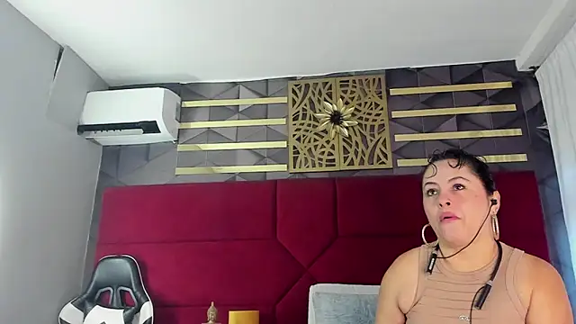Snapshot of hanny_milf chatting on June 28, 2026, 12:00 pm hanny milf online show from June 28, 2026, 12:00 pm