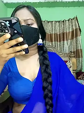 Idhika Paul online show from March 14, 2025, 6:18 pm