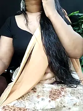 Idhika Paul online show from October 1, 2025, 6:03 pm