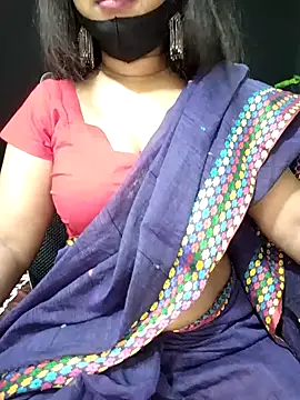 Idhika Paul online show from October 4, 2025, 8:23 am