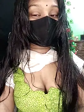 Idhika Paul online show from October 31, 2025, 5:25 pm