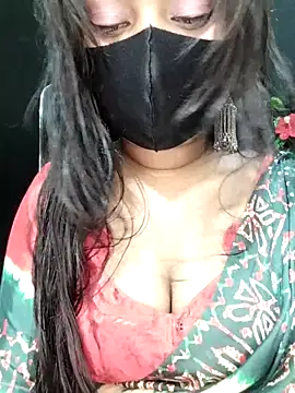 Idhika Paul online show from November 2, 2025, 6:32 pm