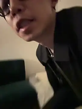 Snapshot of -mirai- chatting on March 22, 2025, 10:49 am -mirai- online show from March 22, 2025, 10:49 am