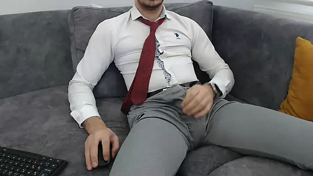 Snapshot of Naughtb0y chatting on February 5, 2026, 12:10 pm Naughtb0y online show from February 5, 2026, 12:10 pm