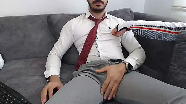 Snapshot of Naughtb0y chatting on May 11, 2026, 9:59 am Naughtb0y online show from May 11, 2026, 9:59 am