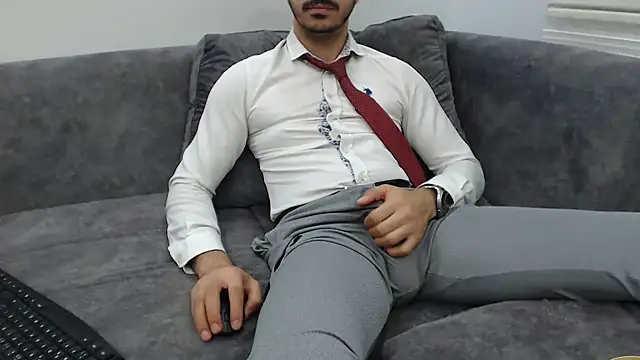 Snapshot of Naughtb0y chatting on May 17, 2026, 11:12 pm Naughtb0y online show from May 17, 2026, 11:12 pm