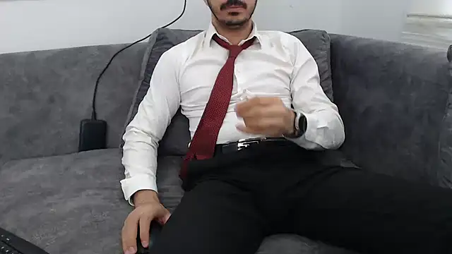 Snapshot of Naughtb0y chatting on May 20, 2026, 1:06 pm Naughtb0y online show from May 20, 2026, 1:06 pm