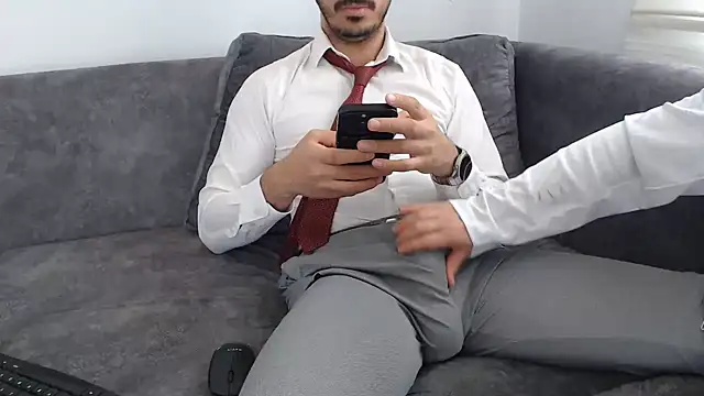 Snapshot of Naughtb0y chatting on May 22, 2026, 10:21 am Naughtb0y online show from May 22, 2026, 10:21 am