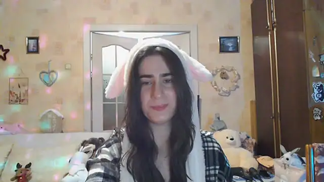 INELIKA online show from November 4, 2025, 5:56 pm