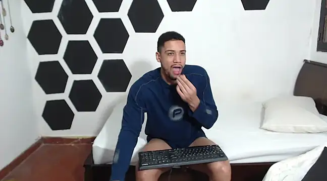 Jhors  Collens online show from February 6, 2025, 8:39 am