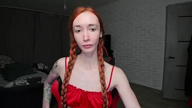 Roxy Silver online show from November 28, 2025, 8:44 pm