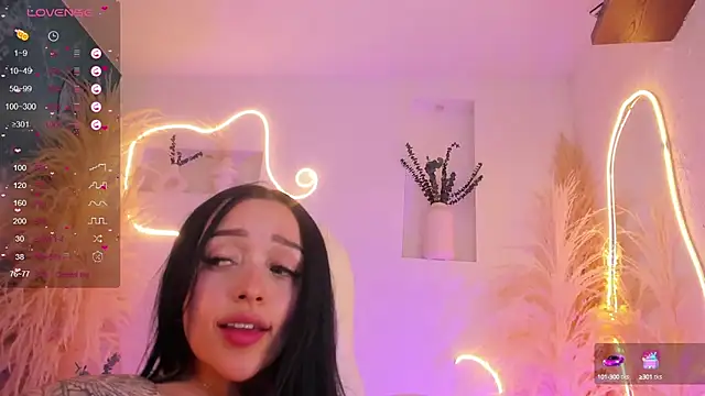 Snapshot of ViolettaHotLatin_ chatting on February 25, 2025, 6:42 pm ViolettaHotLatin online show from February 25, 2025, 6:42 pm