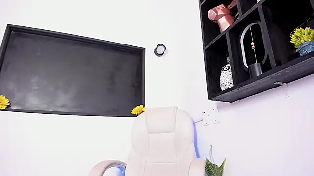 xenia golden online show from March 6, 2026, 8:27 pm