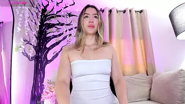  AlejaCruz  online show from March 1, 2026, 12:07 pm