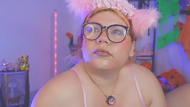 Samanta cutee online show from October 21, 2025, 9:43 am