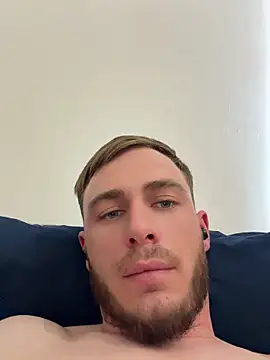 Julian128 online show from June 4, 2026, 3:51 pm