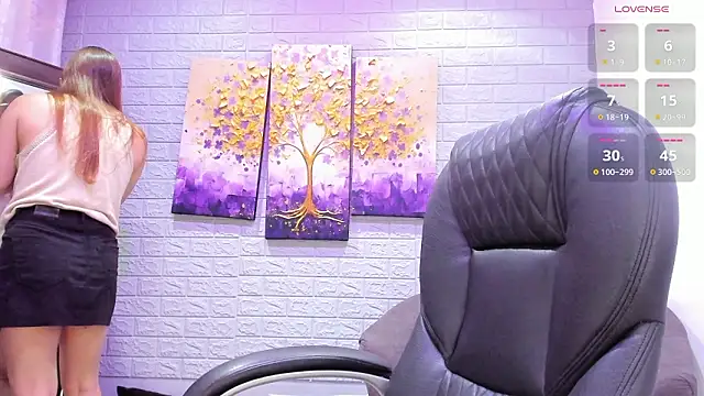  LaraMom  online show from March 19, 2026, 7:40 pm