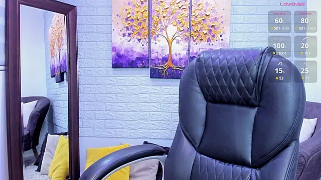  LaraMom  online show from March 30, 2026, 6:09 pm