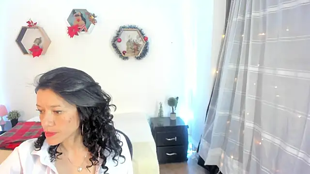 Snapshot of Paloma_victory chatting on December 6, 2024, 9:02 pm Paloma victory online show from December 6, 2024, 9:02 pm