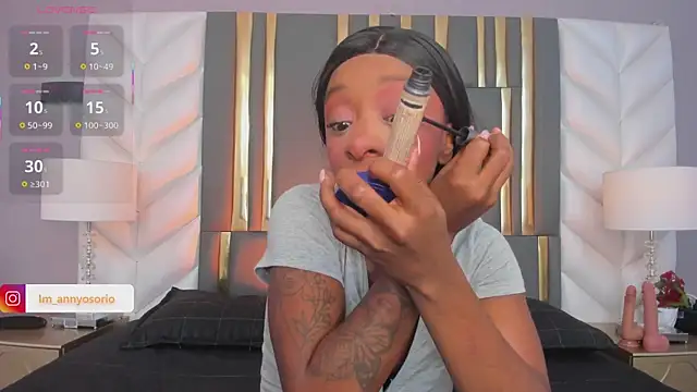 Anny osorio online show from November 19, 2025, 7:47 pm