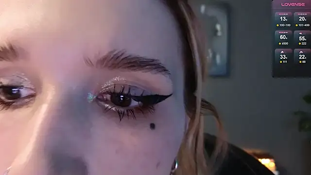 Snapshot of SophieInkk chatting on February 5, 2025, 12:20 am SophieInkk online show from February 5, 2025, 12:20 am