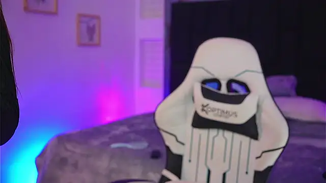 Marianamonroe  online show from April 16, 2026, 11:55 am