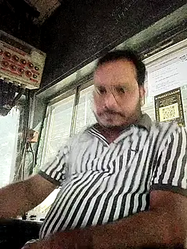 DeepakXxxR86 online show from January 6, 2026, 6:33 pm