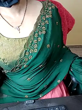 Snapshot of Nithya_05 chatting on January 17, 2026, 5:23 am Nithya 05 online show from January 17, 2026, 5:23 am