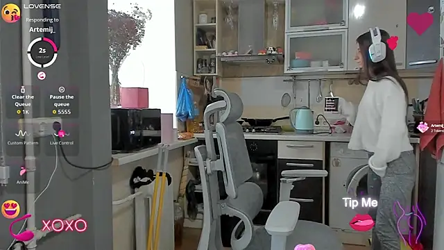  Nika Kik online show from October 8, 2025, 7:50 am