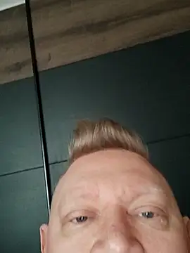 Pol1074 online show from April 16, 2026, 5:08 am