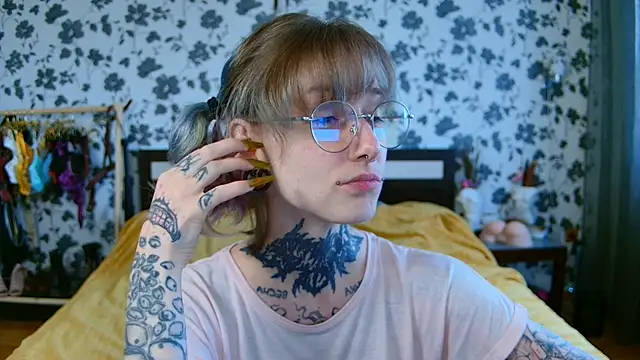 Littlespacemouse online show from September 21, 2025, 10:06 am