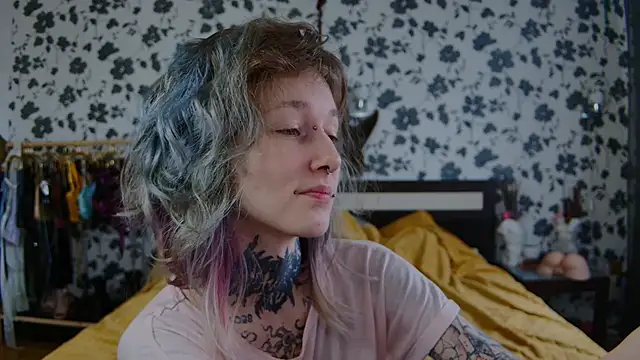 Littlespacemouse online show from October 10, 2025, 6:12 am