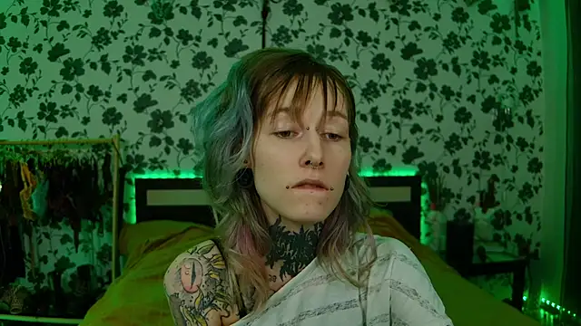 Littlespacemouse online show from October 20, 2025, 5:02 pm