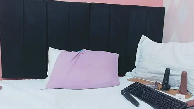 Snapshot of kinkyhousewifee chatting on May 16, 2026, 7:45 pm kinkyhousewifee online show from May 16, 2026, 7:45 pm