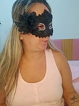 Snapshot of titiasexy chatting on April 20, 2026, 5:48 pm titiasexy online show from April 20, 2026, 5:48 pm