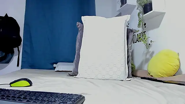 Aronxxs online show from February 28, 2026, 9:43 am