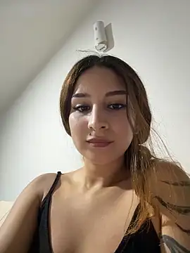 Mon Cherry online show from March 25, 2026, 12:38 am