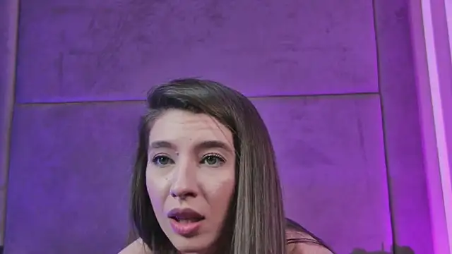Snapshot of LunaWills_ chatting on February 13, 2025, 8:27 am LunaWills  online show from February 13, 2025, 8:27 am