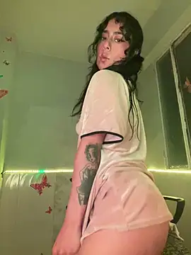 Snapshot of CieloTaylor chatting on January 25, 2025, 12:59 am CieloTaylor online show from January 25, 2025, 12:59 am