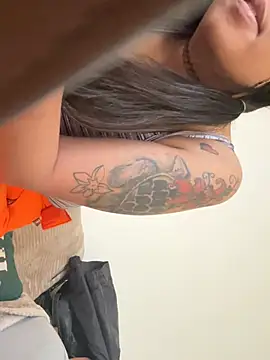 Snapshot of Gin4Cole chatting on February 14, 2025, 3:26 pm Gin4Cole online show from February 14, 2025, 3:26 pm