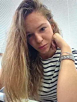 Snapshot of lucie_mehott chatting on July 28, 2026, 10:10 am lucie mehott online show from July 28, 2026, 10:10 am