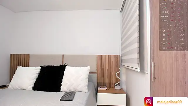 MalejaDiaz  online show from February 10, 2026, 7:40 pm