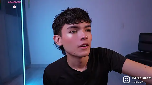 Angelo 018 online show from March 15, 2026, 1:11 am