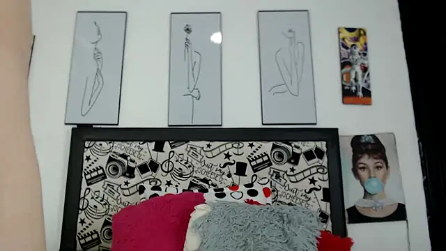 Rihana14 online show from April 14, 2026, 7:42 pm