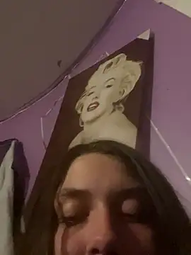 Snapshot of itzcheyduh chatting on October 16, 2025, 3:07 am itzcheyduh online show from October 16, 2025, 3:07 am