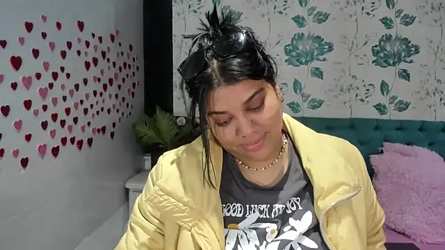 LindaBreeS online show from February 15, 2025, 4:45 pm