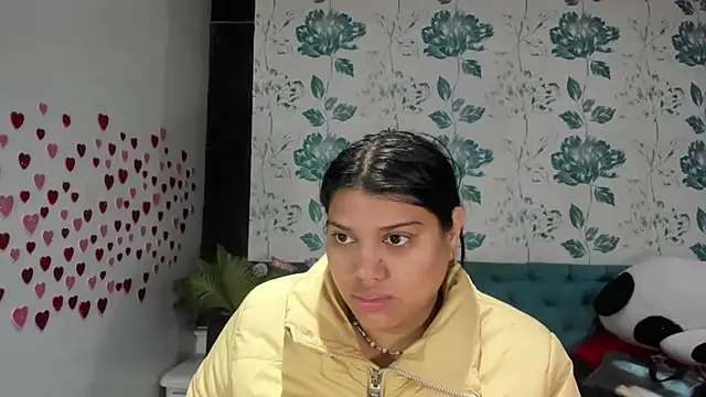 LindaBreeS online show from February 20, 2025, 12:25 pm