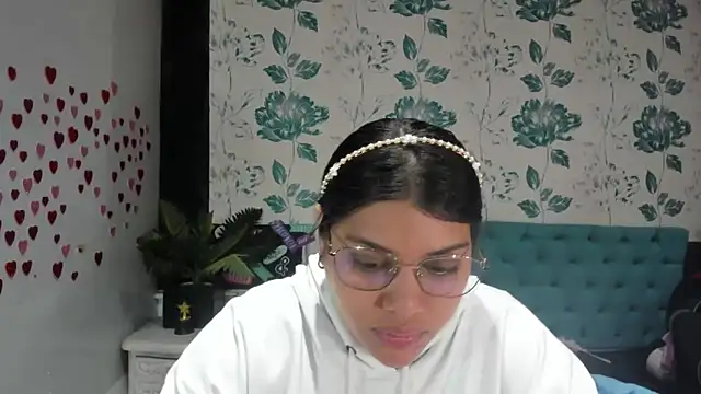 LindaBreeS online show from February 28, 2025, 2:09 pm