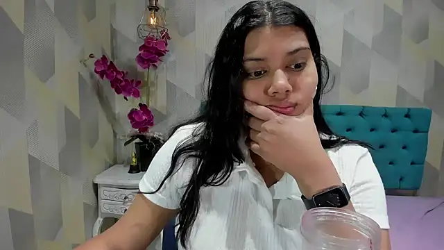 LindaBreeS online show from October 15, 2025, 2:39 pm