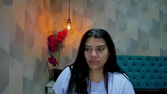 LindaBreeS online show from November 28, 2025, 10:01 pm